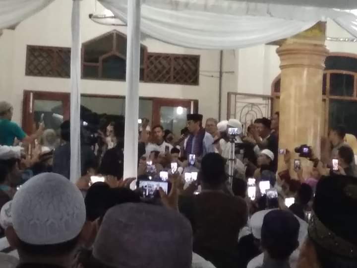 Ribuan warga Asahan menyambut kedatangan calon Wakil Presiden RI pasangan nomor urut 02, Sandiaga Salahuddin Uno. Ribuan warga Asahan menyambut kedatangan calon Wakil Presiden RI pasangan nomor urut 02, Sandiaga Salahuddin Uno.