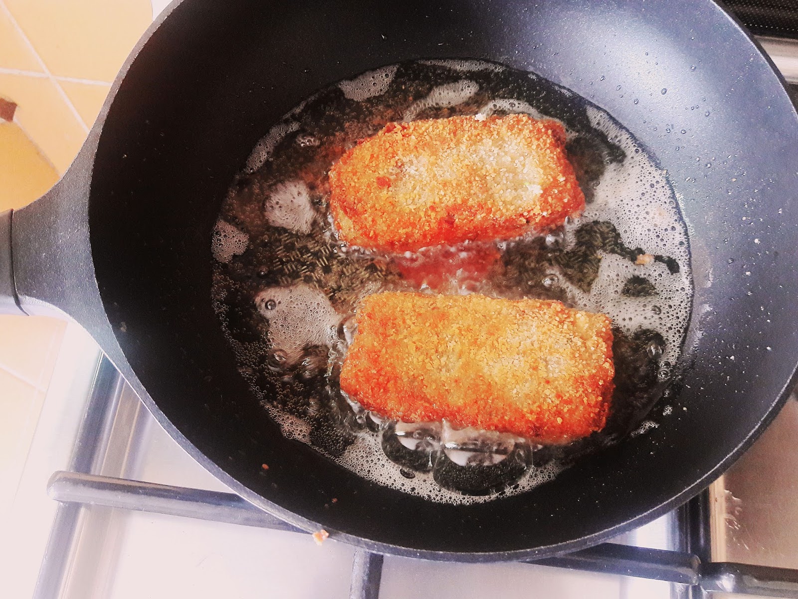 Eat Read & Cook Bengali Fish Fry / The Fish Cutlet