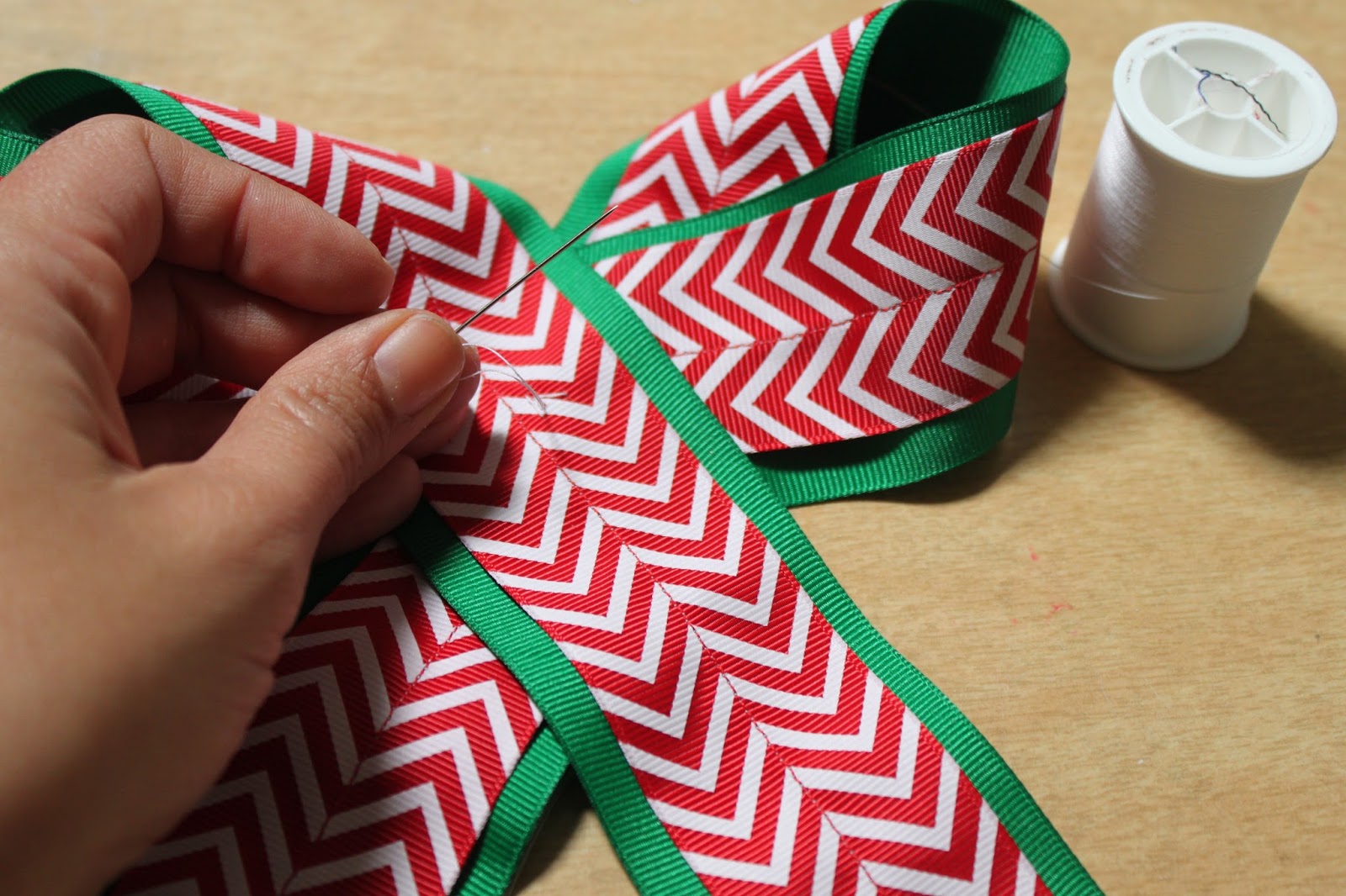 Crafty Texas Girls DIY BIG Christmas Hair Bow