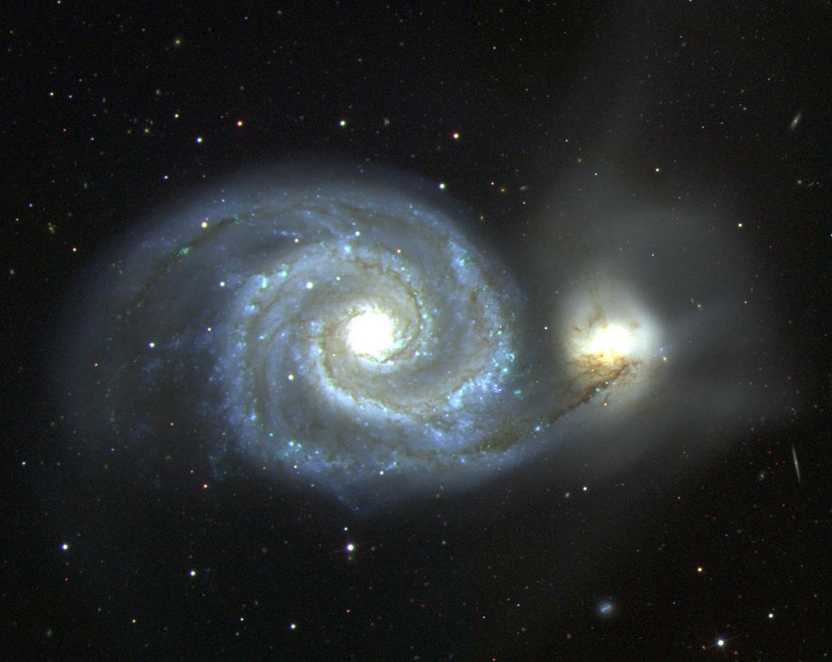 Галактика загородный. М51 Галактика. Галактика водоворот м51. Галактика водоворот в созвездии. Галактика водоворот Хаббл.