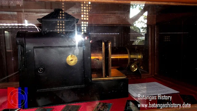 One of the vintage cameras on display at the Galleria Taal Camera Museum.