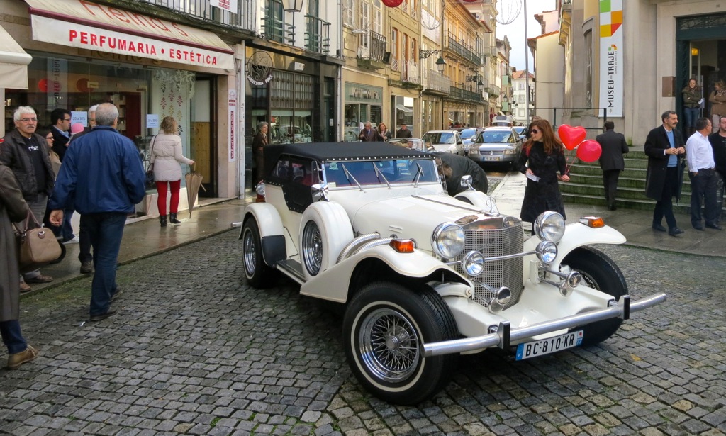 Relíquias automóveis do passado, nas ruas de Viana do Castelo