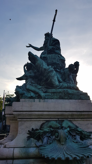 "Vater Rhein und seine Töchter".