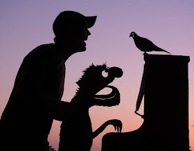 18-Grover-John-Marshall-Sunset-Selfie-Photographs-with-Cardboard-Cutouts-www-designstack-co
