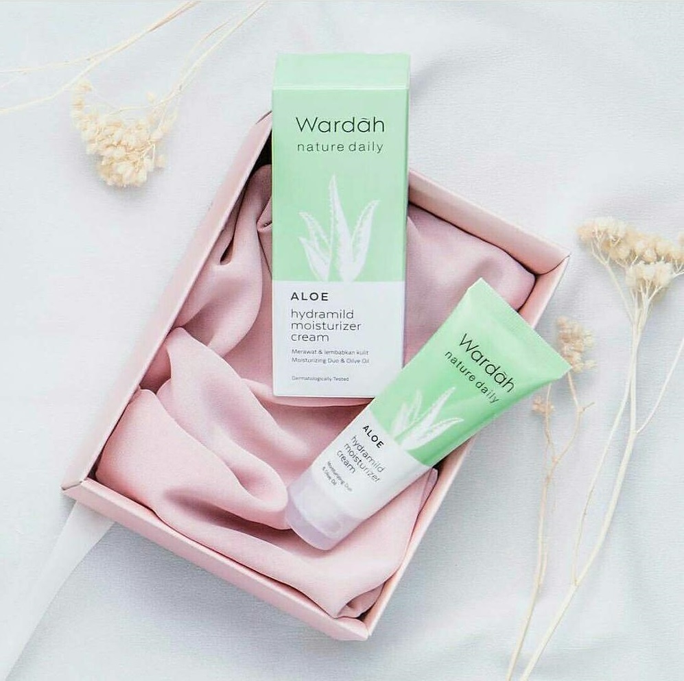 [REVIEW] WARDAH ALOE HYDRAMILD FACIAL WASH Little Black Daisies