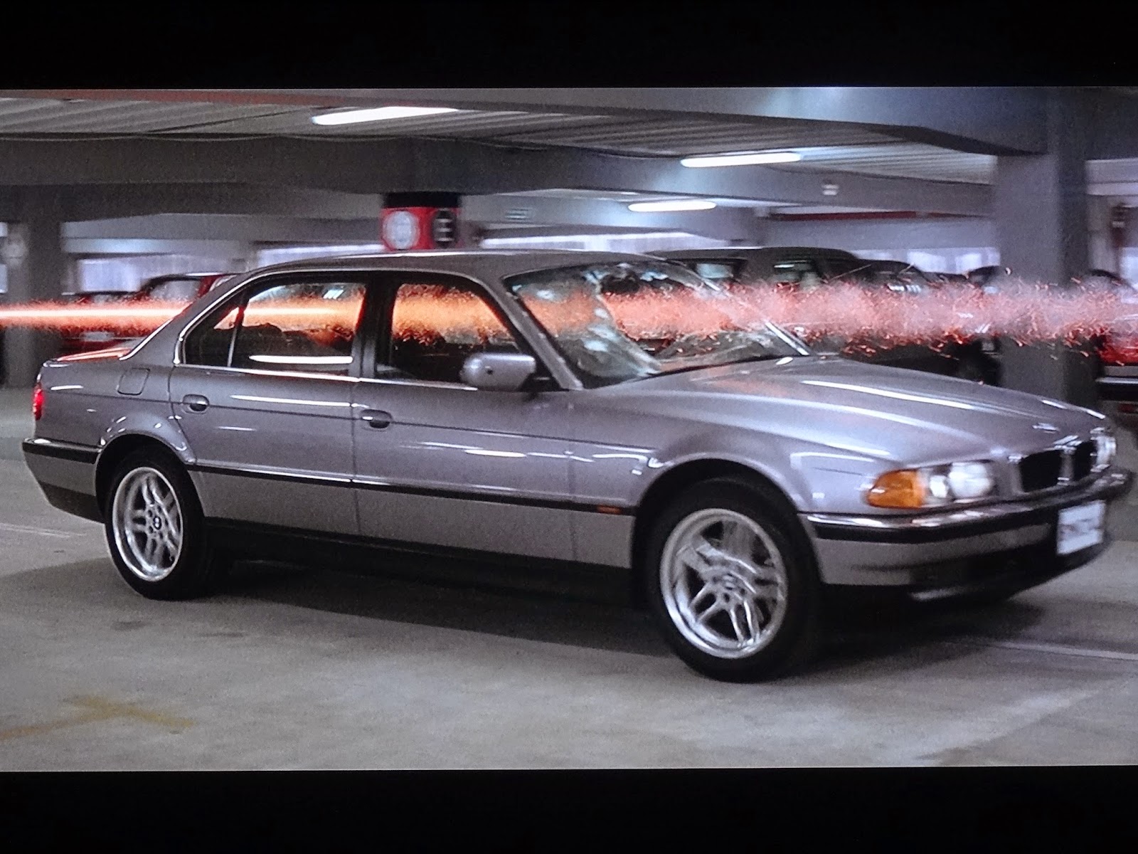 007 TRAVELERS: 007 Vehicle: BMW 750iL / Tomorrow Never Dies (1997)