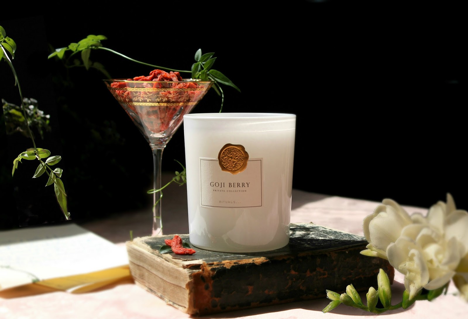 Beauty Unearthly Rituals...Goji Berry Private Collection Scented Candle review / обзор.
