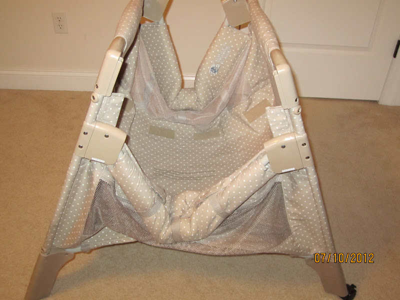 The Mommy Goods Arm's Reach CoSleeper Review and Giveaway!