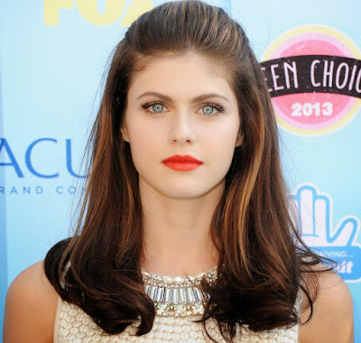 Alexandra Daddario hot Photo 8