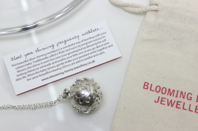A picture of Blooming Lovely Jewellery Pretty Silver Bola Necklace
