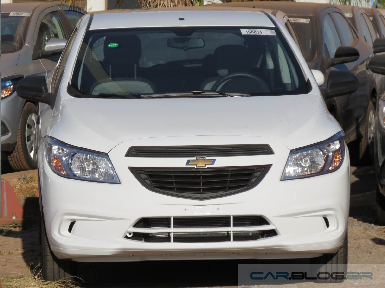 Chevrolet Onix 2015: preços sobem e LS 1.0 custa R$ 40.590