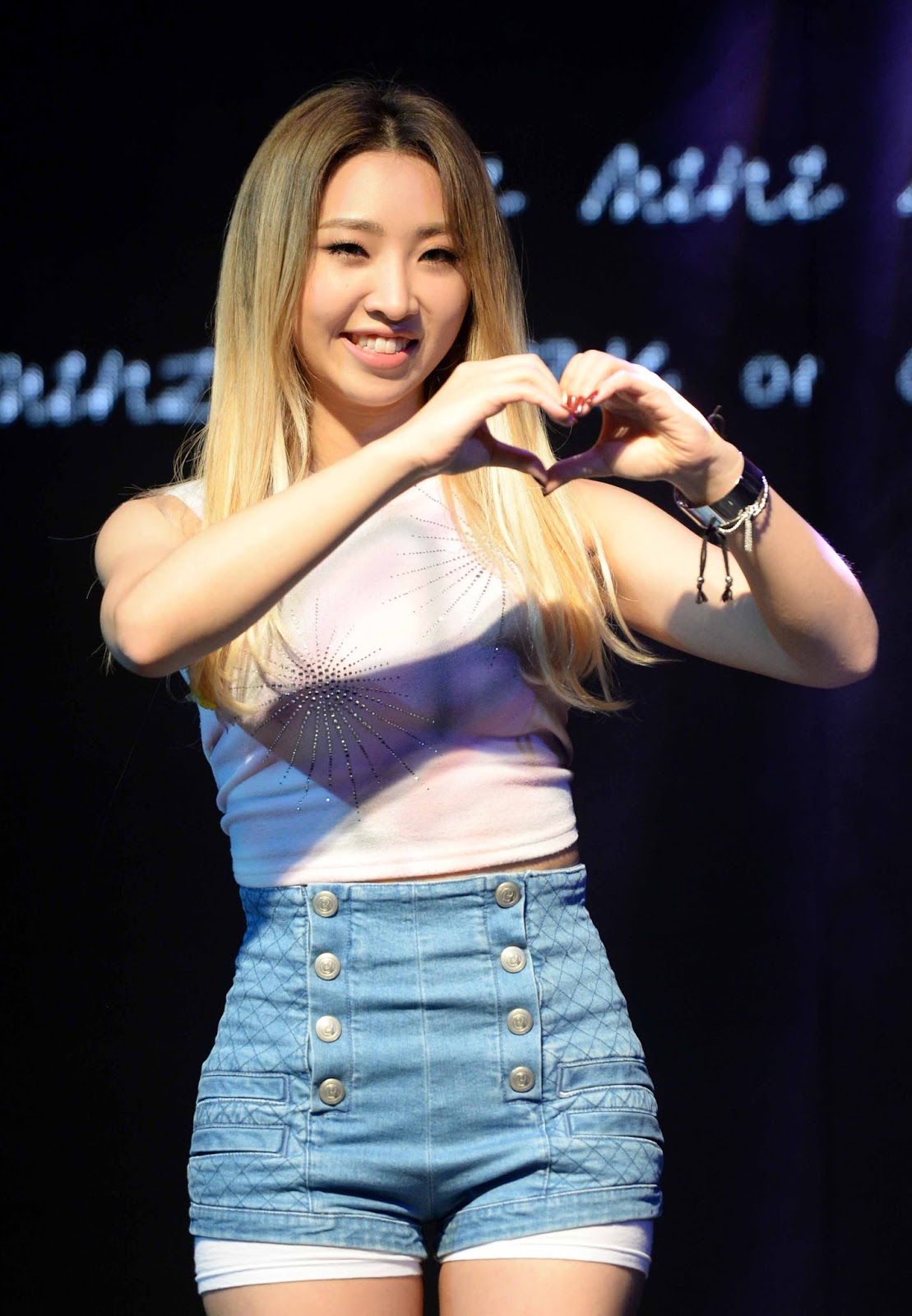Minzy talks frankly about YG, 2NE1 and "Goodbye" - Kpop Behind | All