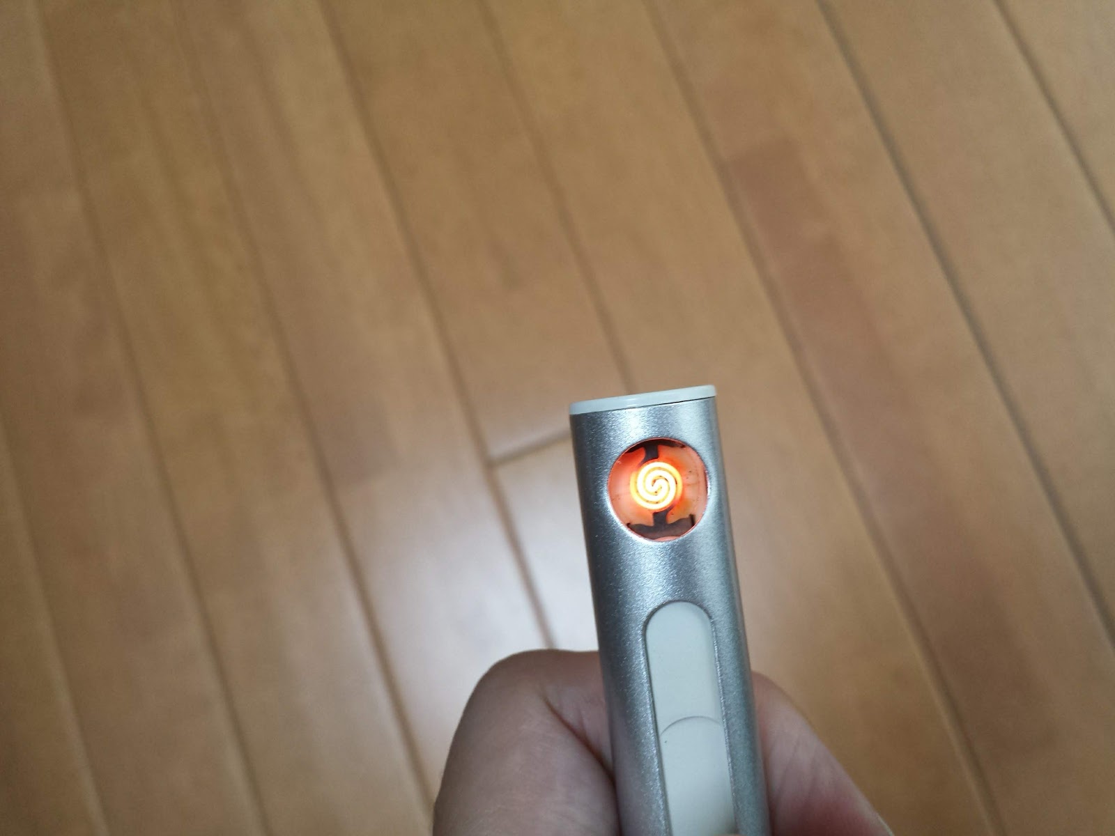 電熱線が赤くなる USBライター