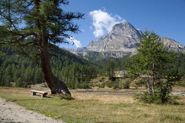 Alpe Veglia con il monte Leone Alpe Veglia con il monte Leone