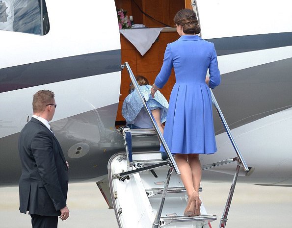 Prince William, Kate Middleton, Prince George and Princess Charlotte leave Warsaw to Germany. Catherine, Duchess