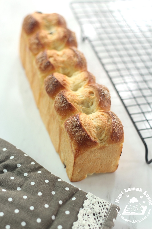 Nasi Lemak Lover Raisin Bread Buns with Butter and Sugar 粗糖牛油葡萄干小面包