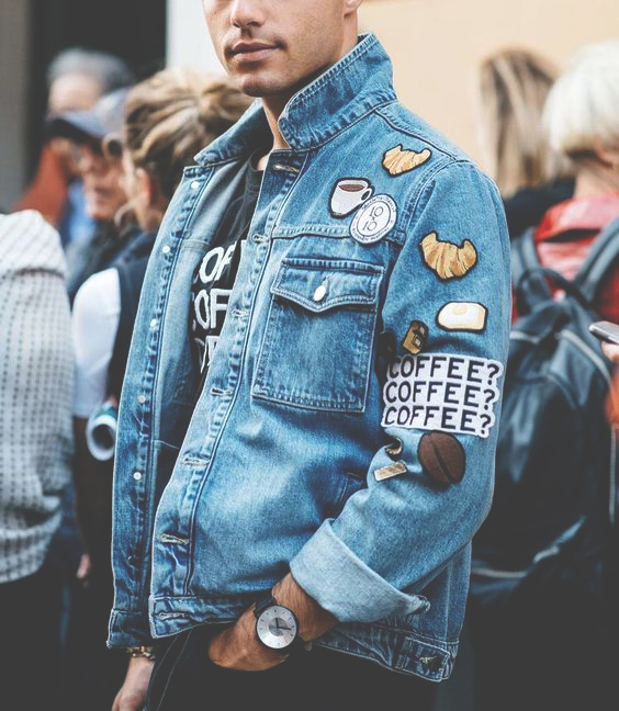 jaqueta jeans com patches masculina