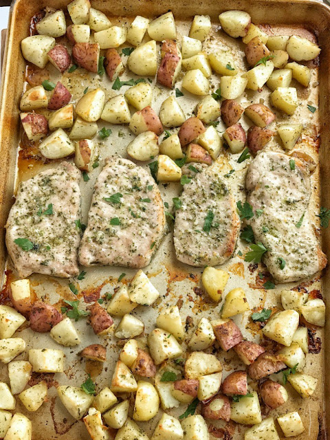 23 Sheet Pan Meals...from chicken to beef to seafood...even breakfast! These family friendly meal options are easy and delicious. (sweetandsavoryfood.com)