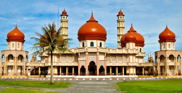 Apa Hukumnya Non Muslim Masuk Masjid? Berikut Penjelasanya !