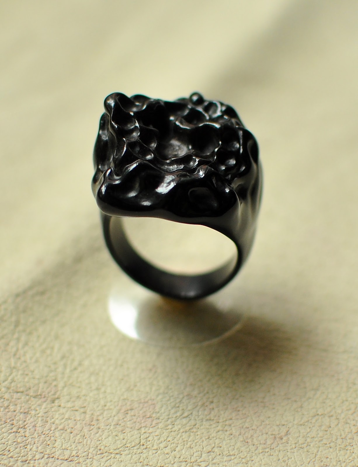 заказать резьбу, carved ring, авторские украшения, модерн, роговое, перстень, резьба, морская, кольцо, ювелирные изделия, 