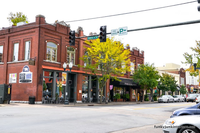 A_tour_through_Franklin, _Tennessee _via_Funky_Junk_Interiors