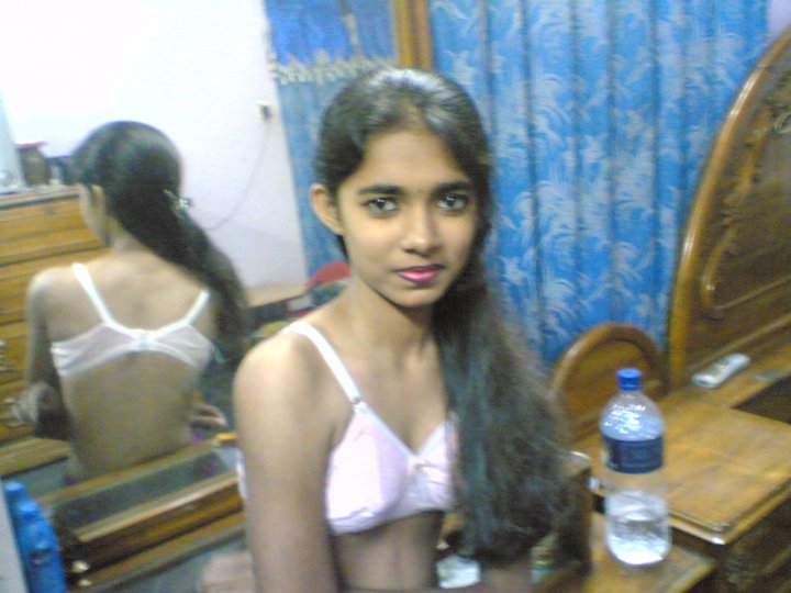 Desi Girl Spanking - Indian College Girls Boobs - Perfect Girls - Nude gallery