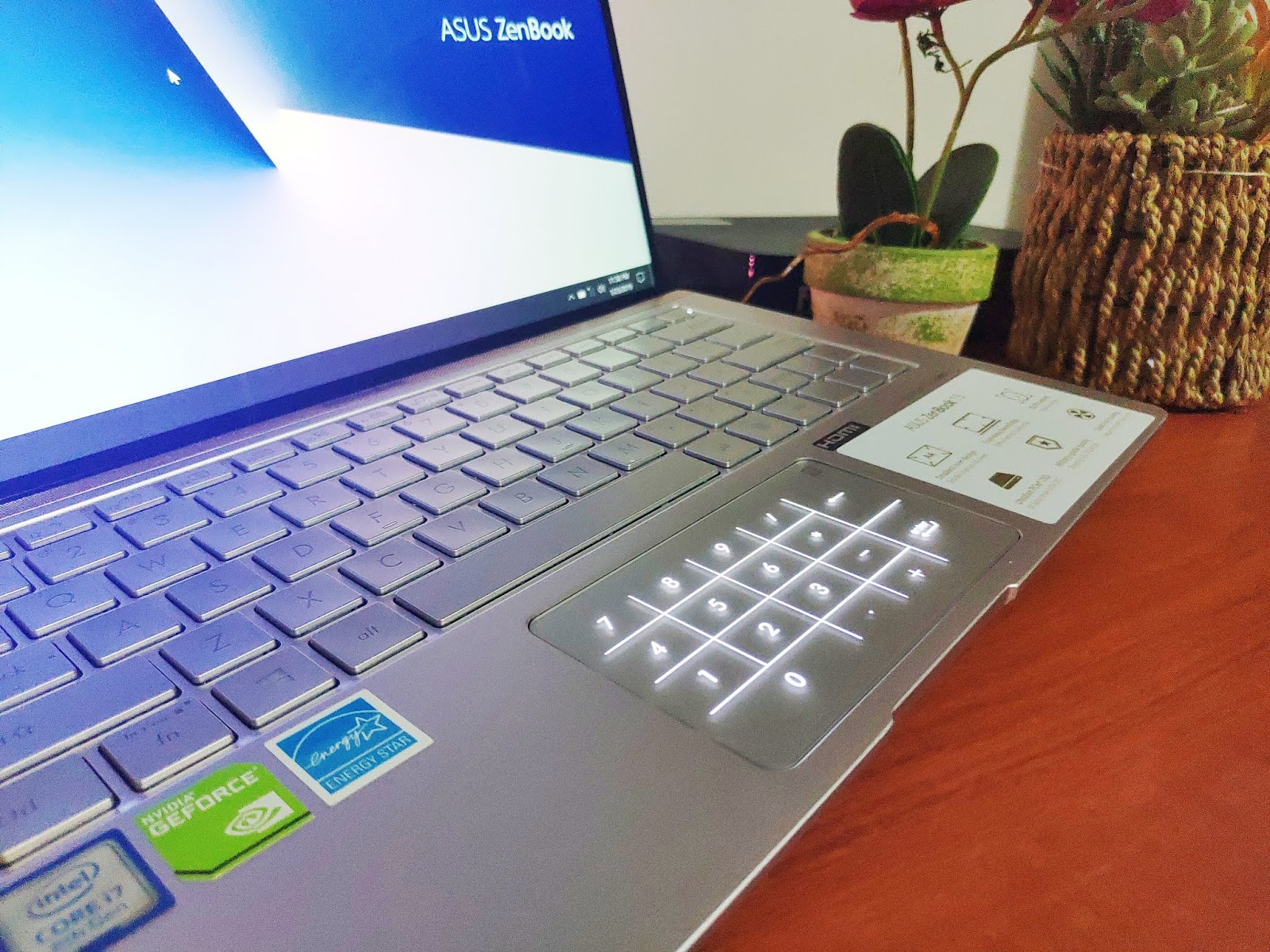 Asus zenbook ux3405. ZENBOOK ux333f. Асус number Pad. ASUS ux333. ASUS ZENBOOK 14 Keyboard and Touchpad Light.