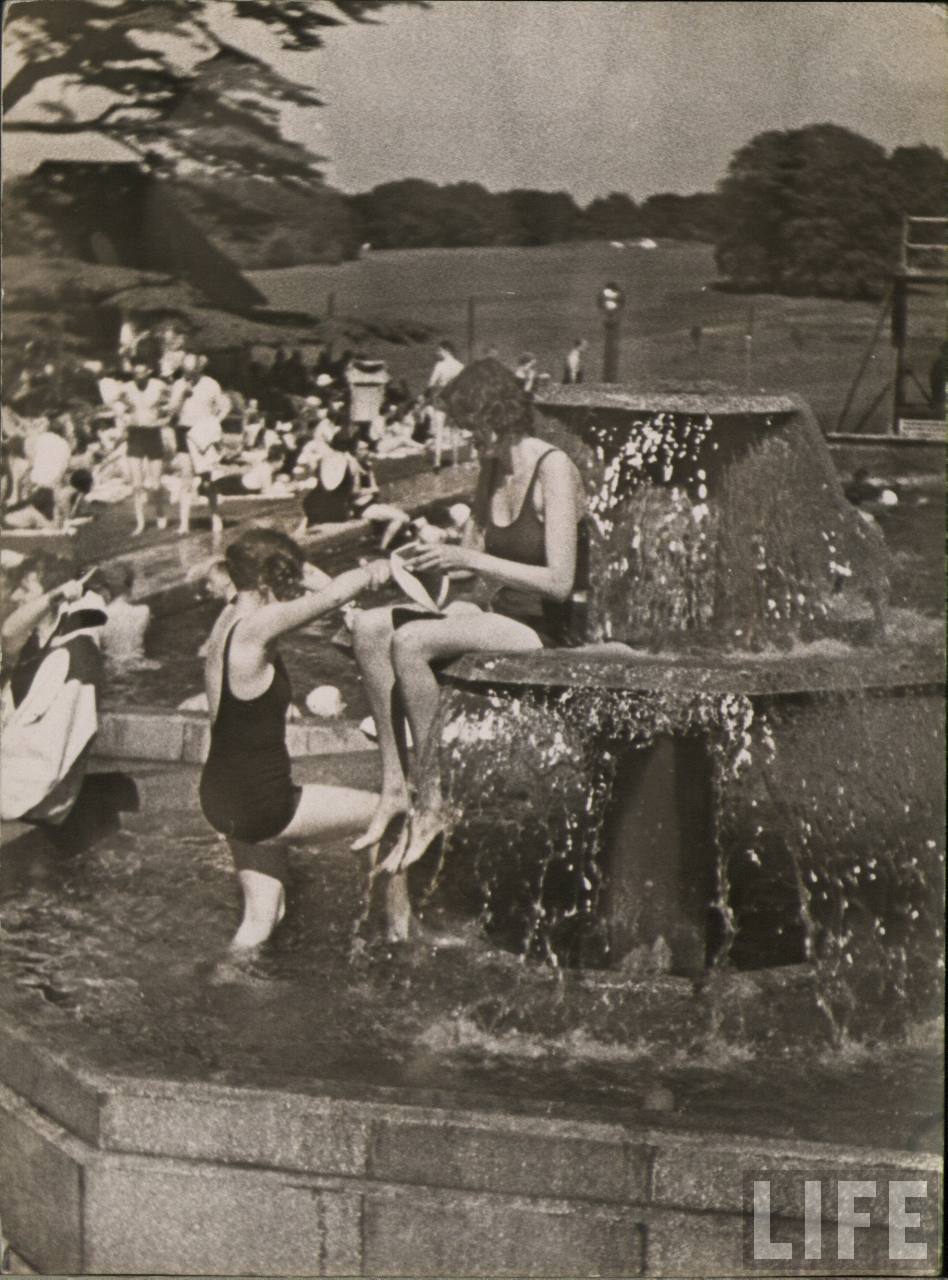 75 Vintage Snapshots That Show What Summer Fun Looked Like