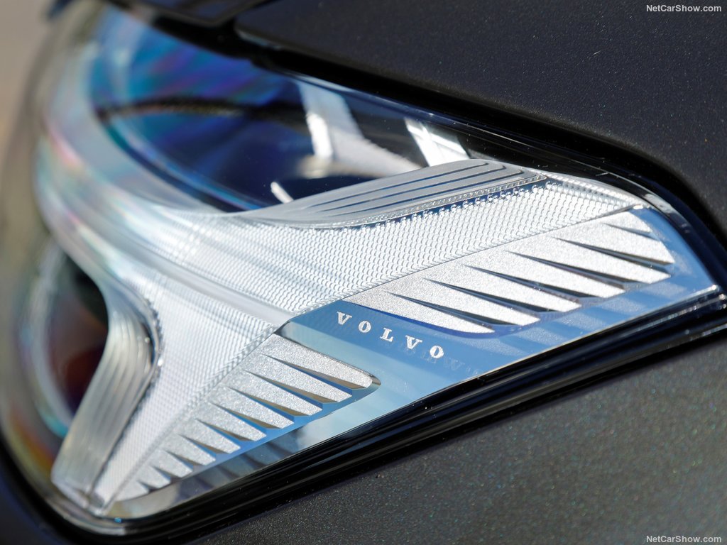 GIÁ XE VOLVO XC60 SUV 5 CHỖ