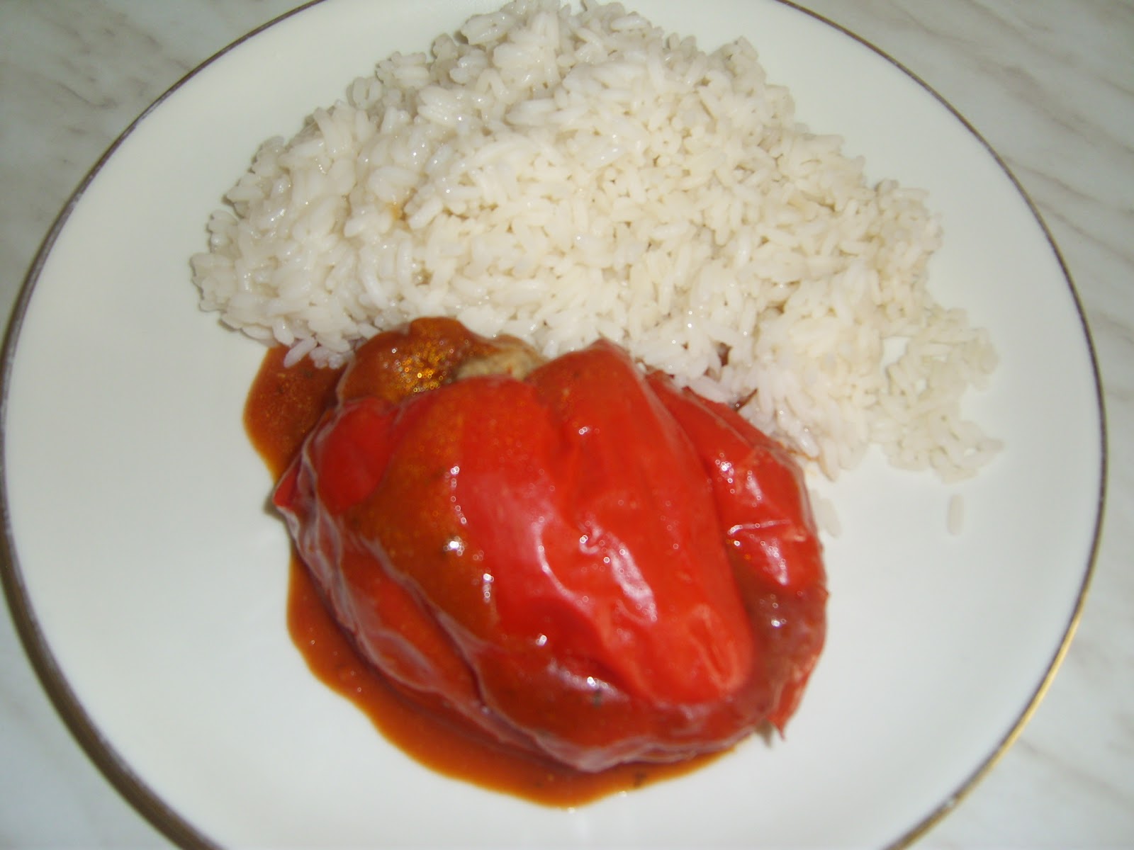 FeeCreativ kocht für euch: gefüllte Paprika mit Tomatensosse