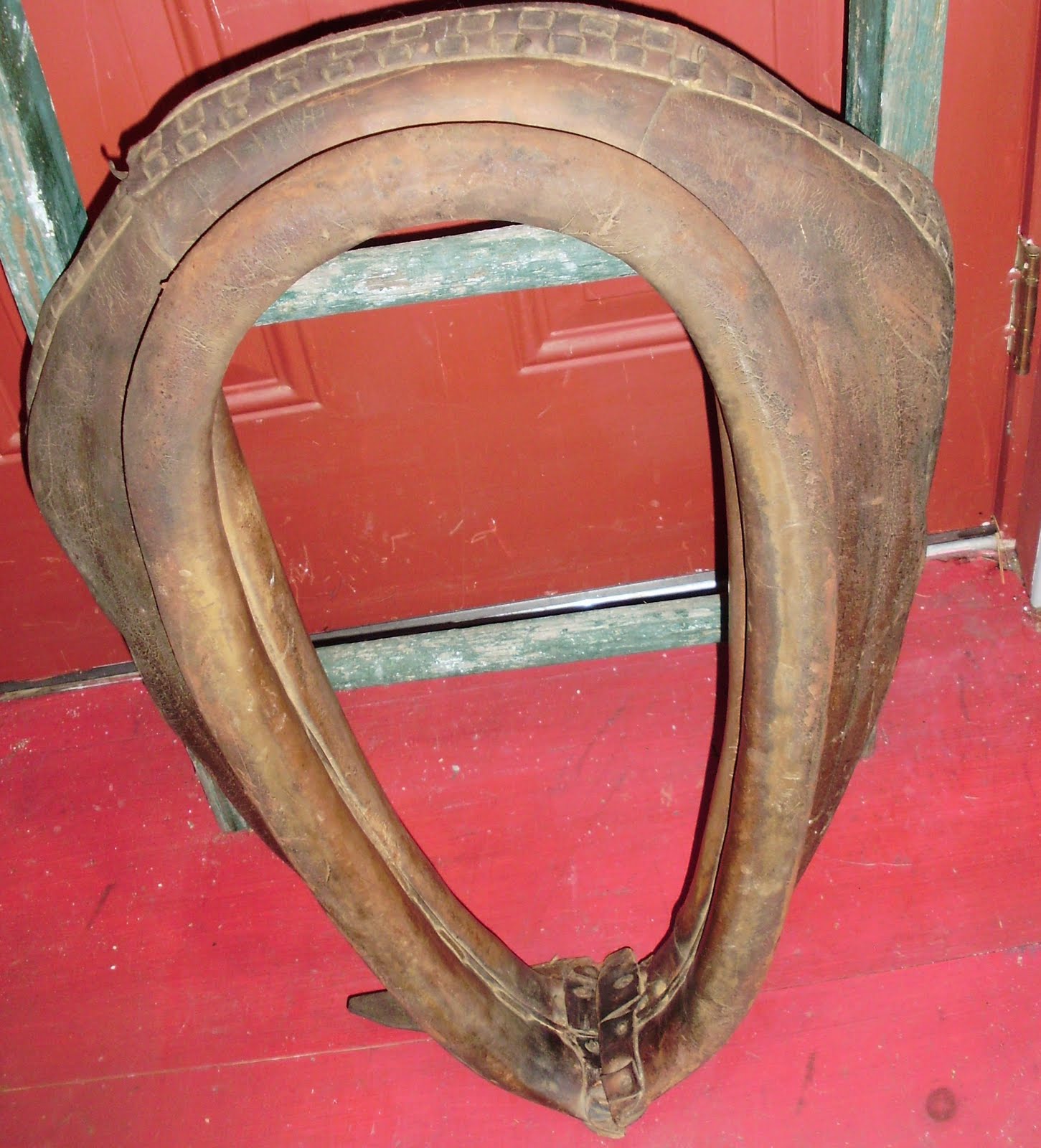 Log Cabin Antiques & Gifts Leather horse collar