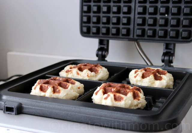 breville the Smart Waffle™ Pro 4 Slice