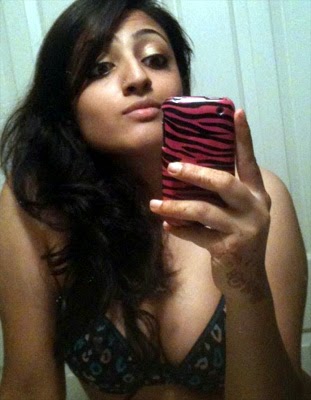 Radhika Apte Leaked Whatsapp Images - Wiral Beauties