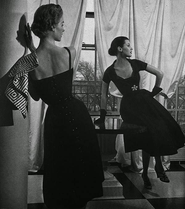 15 Beautiful Fashion Shots of Barbara Mullen as a Model in the 1950s ...