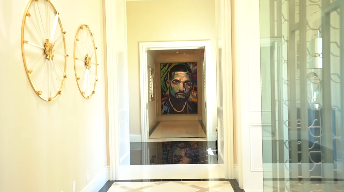 43 Interior Design Photos vs. FaZe Rug's New Luxury Mansion Tour In 2020