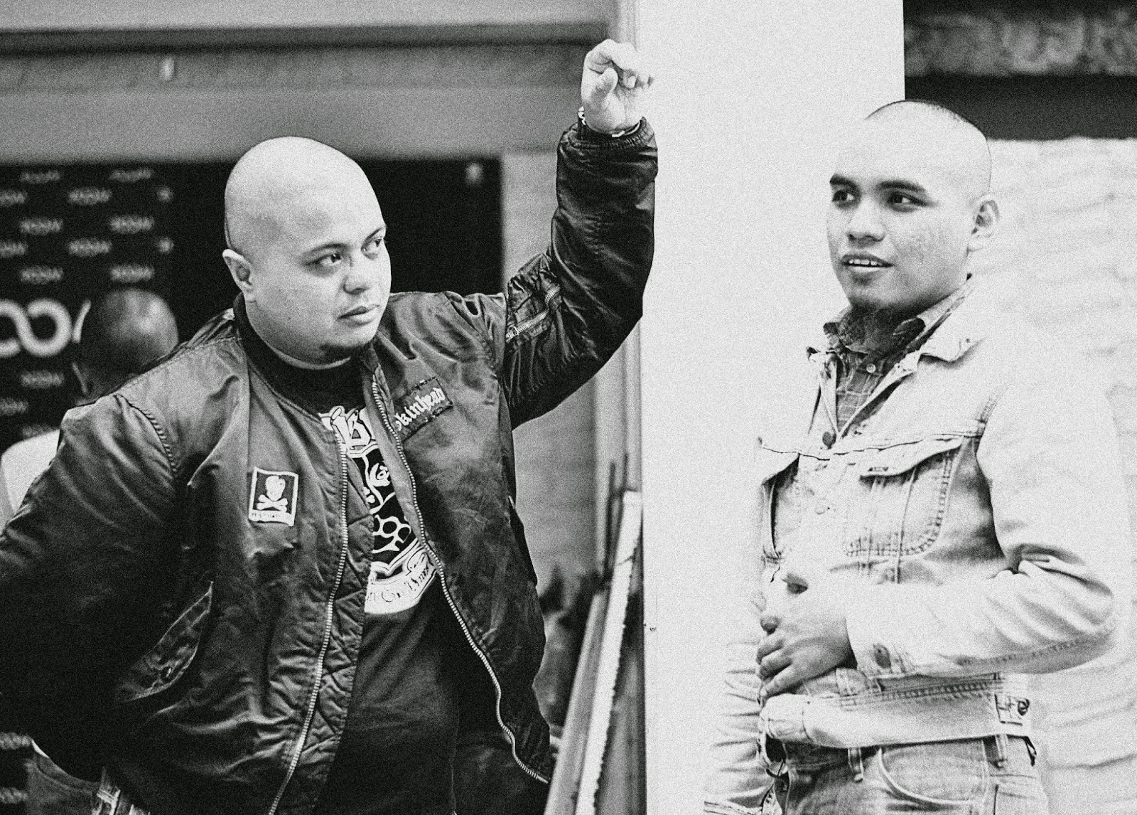 Арматурой забили скинхеды что это