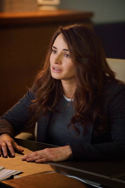 Mia Maestro as Dr. Nora Martinez in The Strain Season 1 Episode 5 Runaways