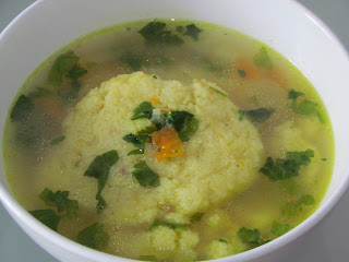 Supa de pui cu galuste / Chicken soup with semolina dumplings