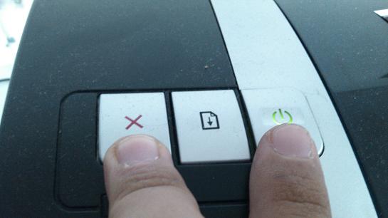 Reparación de impresoras y todo tipo de periféricos, electrónica en  general: HP Deskjet 9800 No reconoce cartuchos tintas, Parpadea luz de gotas