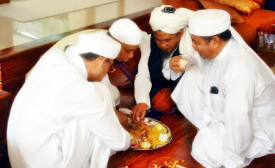 Inilah Berkah Tersembunyi dalam Makan Berjama’ah