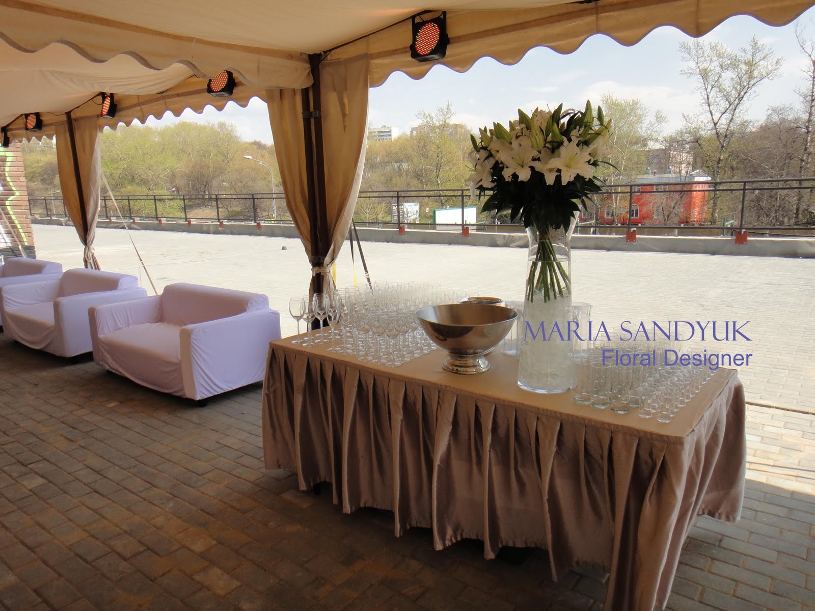 Флорист Мария Сандюк: Свадьба в центре дизайна ARTPLAY на Яузе