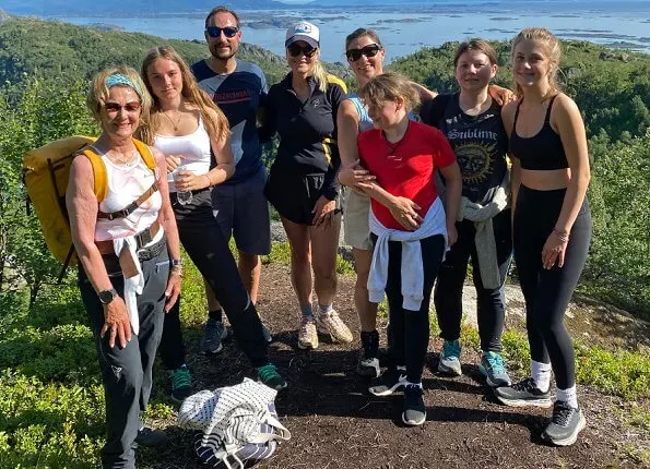 Queen Sonja, Crown Princess Mette-Marit, Princess Ingrid Alexandra, Princess Martha Louise, Maud Angelica, Leah Isadora and Emma Tallulah