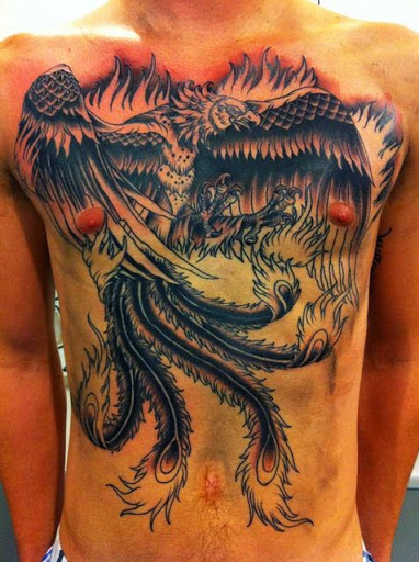 Tatuagem de águia ideias para os homens no peito