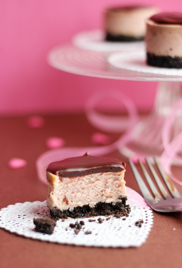 Mini Chocolate Covered Strawberry Cheesecakes - Confessions of a ...