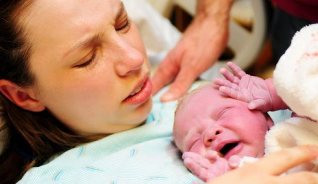 Jangan Sembarangan Kunjungi Bayi Baru Lahir, Anda Harus Perhatikan Hal Fatal ini