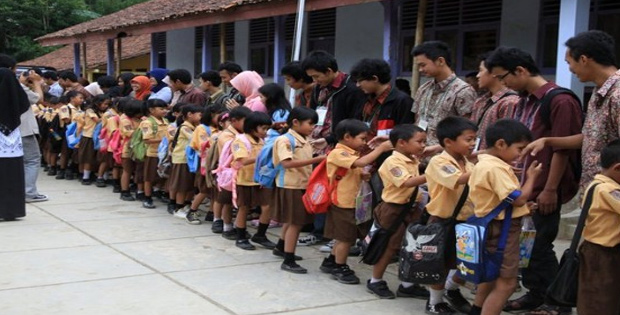 Bagaimana pelaksanaan norma agama di indonesia