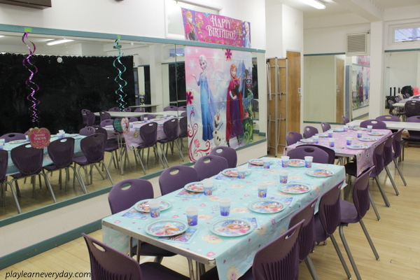 Ivy S Frozen Themed Third Birthday Party Play And Learn Every Day