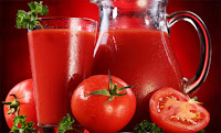 Home remedies using tomatoes to improve skin