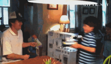 13 Bukti Heroik Ini Memang Tidak Berlebihan Jika Kita Sebut Ayah Adalah Pahlawan