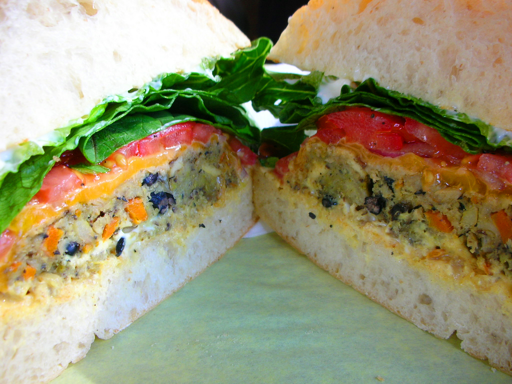 7 Different Ways To Eat a Burger